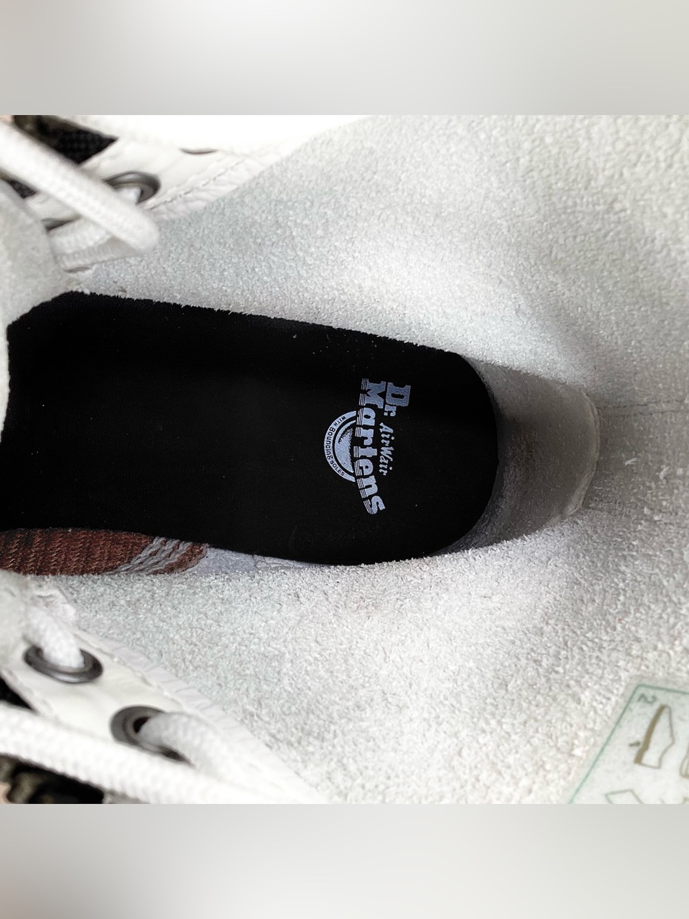 Like New Dr. Martens White Leather Sinclair Platform Lace-Up Boots Size 8 - Picture 10 of 11